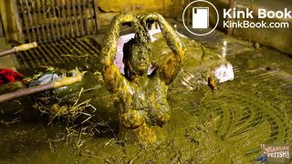 Farmer girl Bettys messy mistake - bathing in cowshit