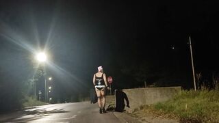 Bustz sissy slut walks in the road
