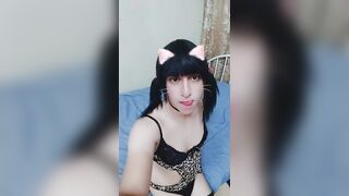 crossdresser masturbation
