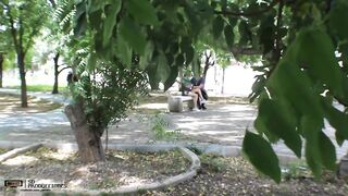 Encuentro a mi madrastra con otro y le pongo precio a mi silencio - Porno en Español