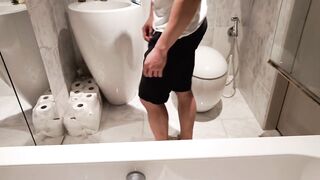 hunk pees showers and cums all at the same time, all over himself, no wonder he has bad skin