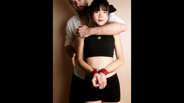 How to use a Hobble Belt for BDSM - 7 different ways to restrain her with Daddy's belt
