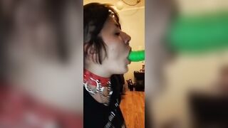 Goth girl sucks n fucks alien dildo