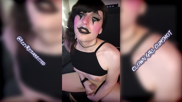 Goth Clown Girl has an EXPLOSIVE cumshot (Izzy Resurrected)