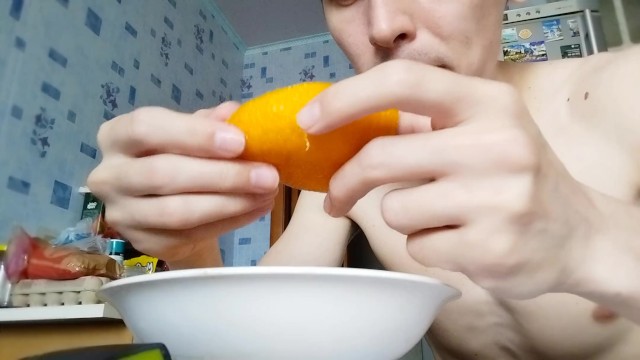 I eat orange very appetizingly