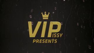 Eveline Neill enjoys piss drinking and gets piss inside pussy before fuckin