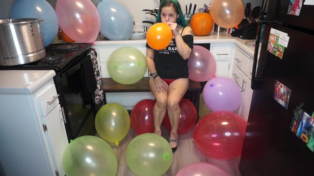 B2P, Bouncing, Waterworks Balloon Play Fetish Full Length Version