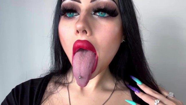 bimbo with long tongue