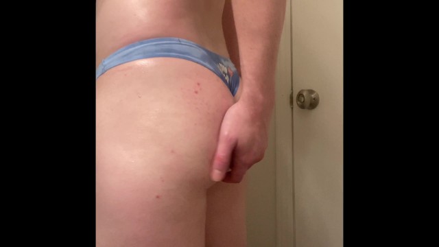 Femboy making Big Bubble Ass Clap with massage oil Phat ass For Days