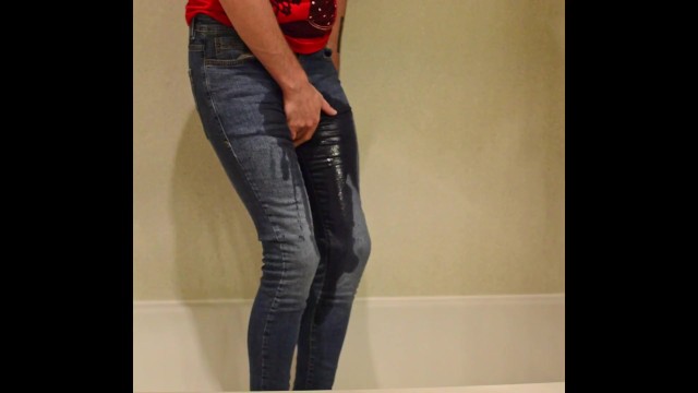 Desperate Alt Trans Girl Pisses in Her Skinny Jeans After Holding for 12 Hours