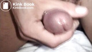 Un énorme caca bien lourd et dur me sort du cul, masturabtion et jets de sperme