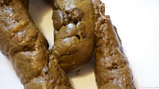 PAWG Takes Big Long Shit