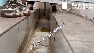 Beautiful women pooping in the toilet 29