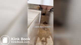 Beautiful women pooping in the toilet 30