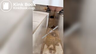 Beautiful women pooping in the toilet 30