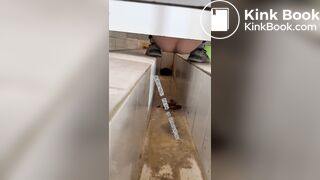 Beautiful women pooping in the toilet 30