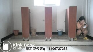 Beautiful women pooping in the toilet 33