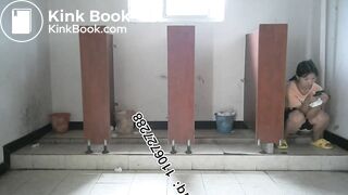 Beautiful women pooping in the toilet 33