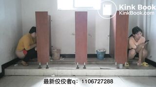 Beautiful women pooping in the toilet 33