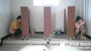 Beautiful women pooping in the toilet 33