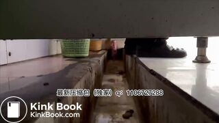 Beautiful women pooping in the toilet 38