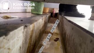 Beautiful women pooping in the toilet 38