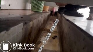 Beautiful women pooping in the toilet 38