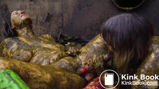 Manure Party Pit - Lesbian in cowshit