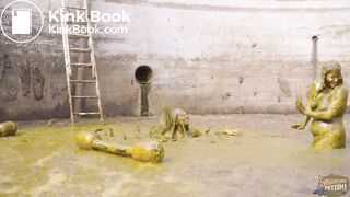 Manure Party Pit - Lesbian in cowshit