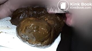 Un joli boudin brun me sort de l'anus, dégustation, masturbation, éjaculation