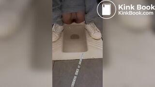 Beautiful women pooping in the toilet 41