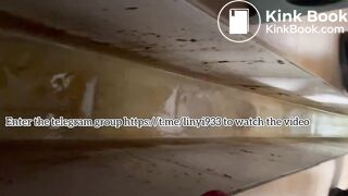 Beautiful women pooping in the toilet 57