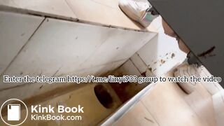 Beautiful women pooping in the toilet 58