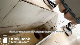 Beautiful women pooping in the toilet 59