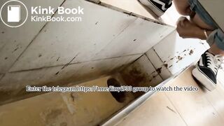 Beautiful women pooping in the toilet 59