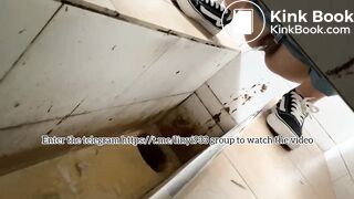 Beautiful women pooping in the toilet 59