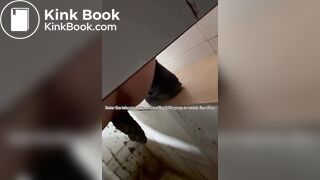 Beautiful women pooping in the toilet 60