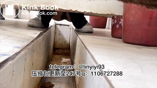 Beautiful women pooping in the toilet 53