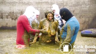 Arielle The Little Dungmaid - Disney Princess in cowshit