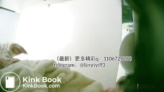 The girl excreted profusely in the toilet 65