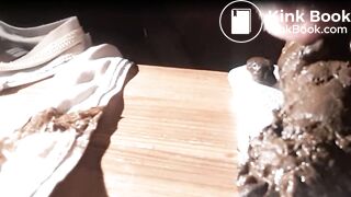 Caca culotte, masturbation et éjaculation scato