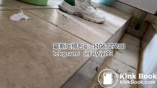 The girl excreted profusely in the toilet 69