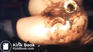 Hot milf shitting diarrhea and toying her asshole