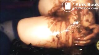 Hot milf shitting diarrhea and toying her asshole