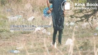 The girl excreted profusely in the toilet 75