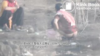 The girl excreted profusely in the toilet 76