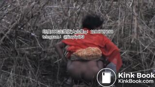 The girl excreted profusely in the toilet 78