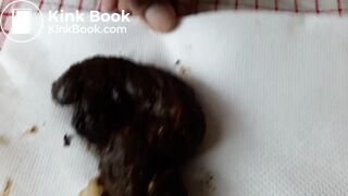 Je te fais un gros caca et je me masturbe plusieurs fois avec des jeux scatos