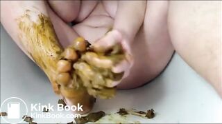 Chubby lady shitting on her feet and masturbating hard with dildo