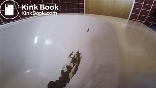 Big Ass Shitting in Tub